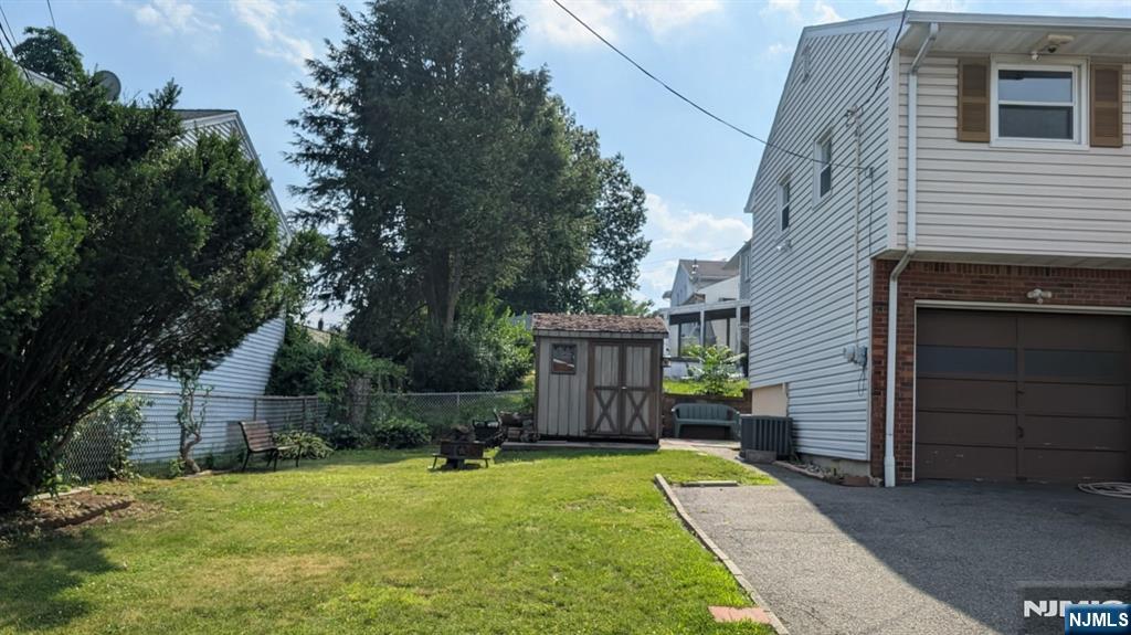 11 Martha Avenue - Photo 4