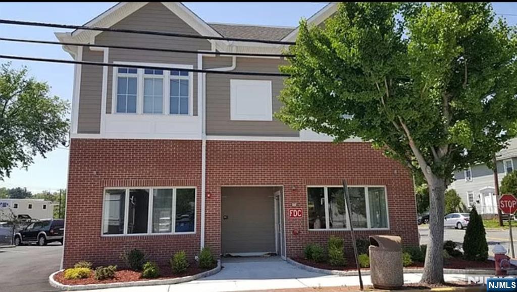 21 Grove Street 1B - Photo 2