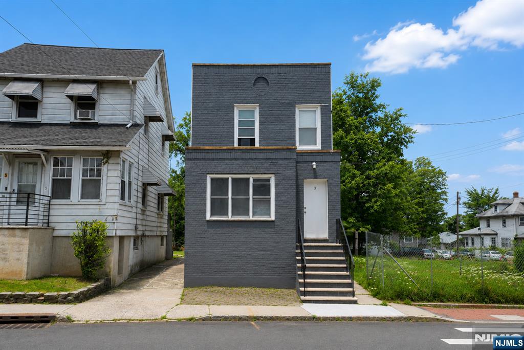3 Laurel Avenue - Photo 1