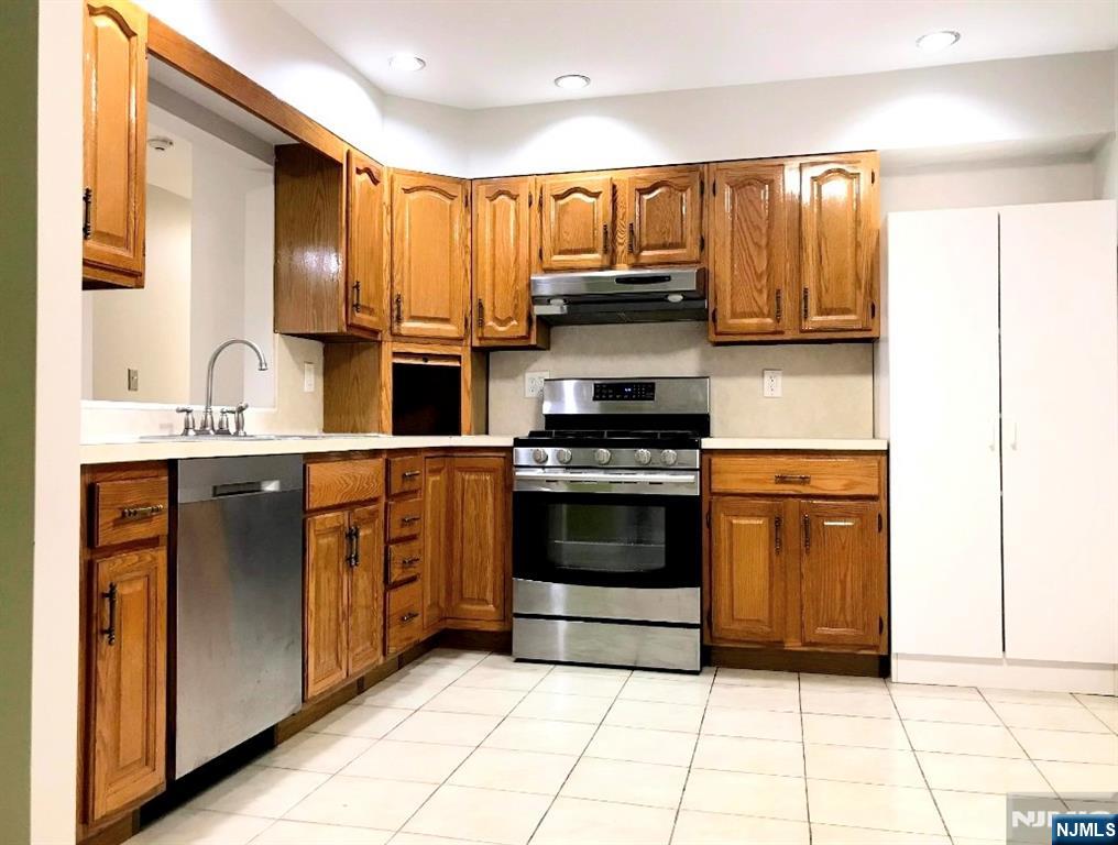 515 Broad Avenue 2ND - Photo 2