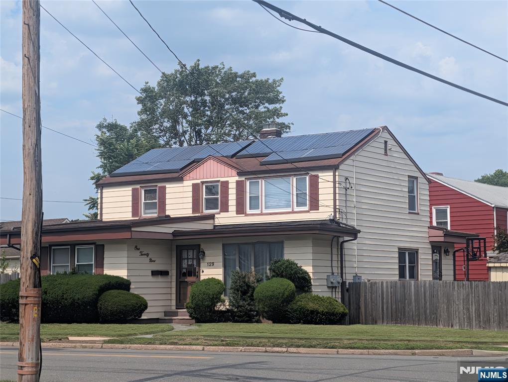 131 18th Ave, Elmwood Park, NJ 07407