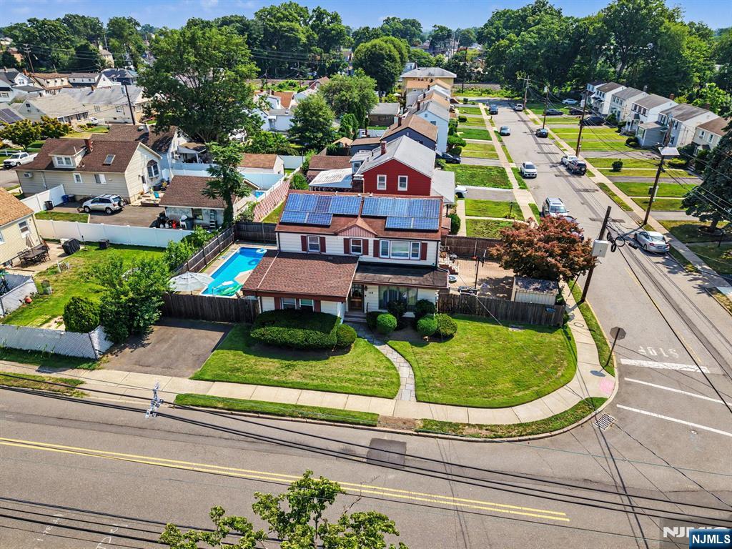 131 18th Ave, Elmwood Park, NJ 07407