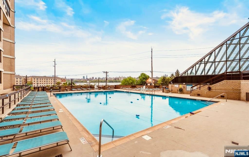 7004 Blvd East 311C - Photo 4