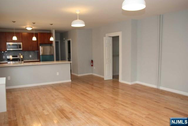 222 Irving Place 4 - Photo 5