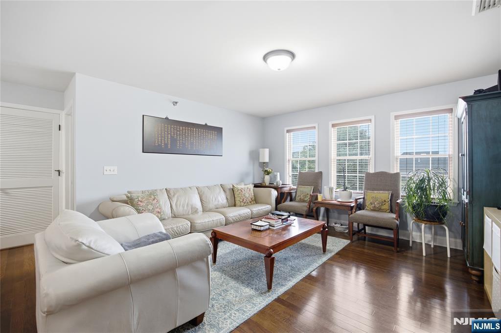 270 Grand Avenue 4C - Photo 5