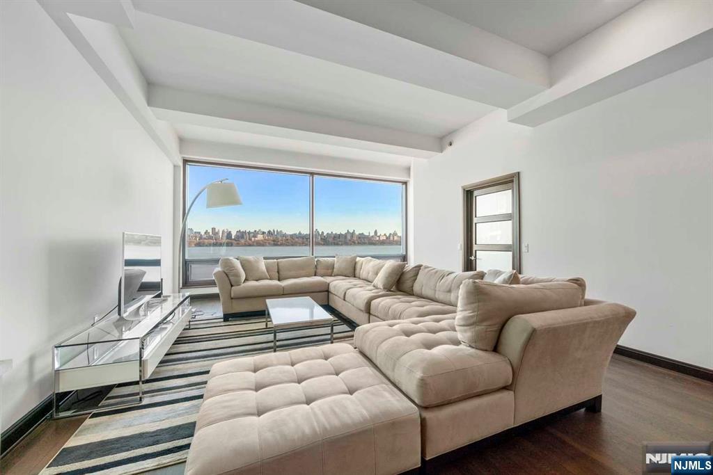 9 Somerset Lane 407 - Photo 1