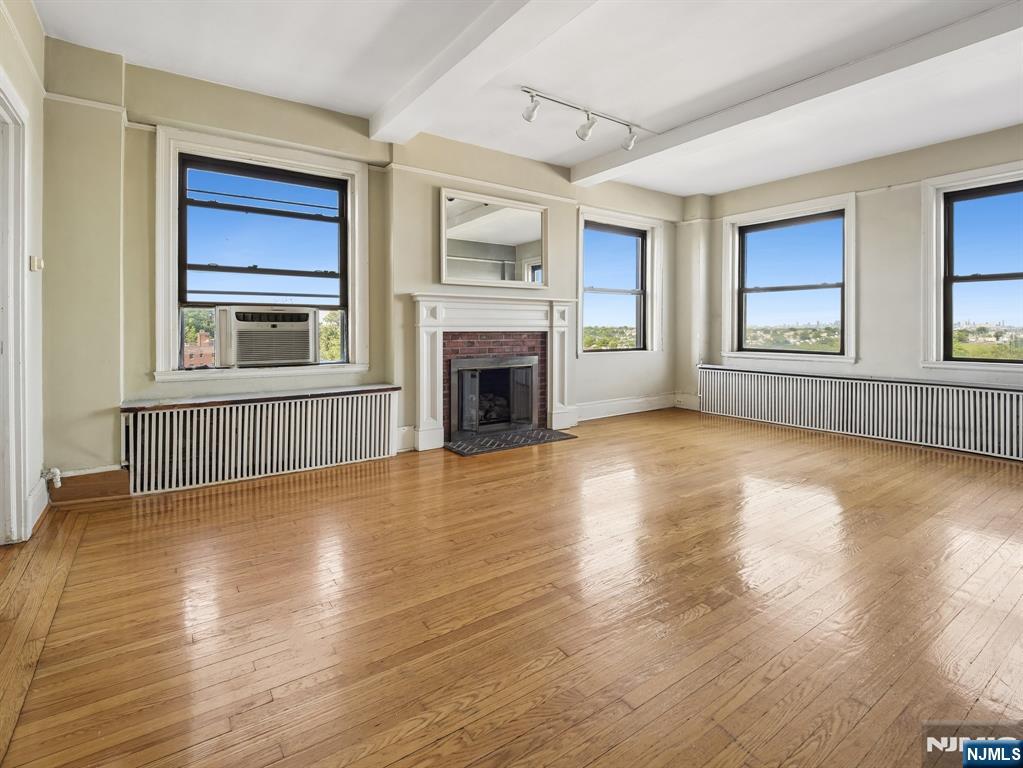 375 Mount Prospect 6AE - Photo 2