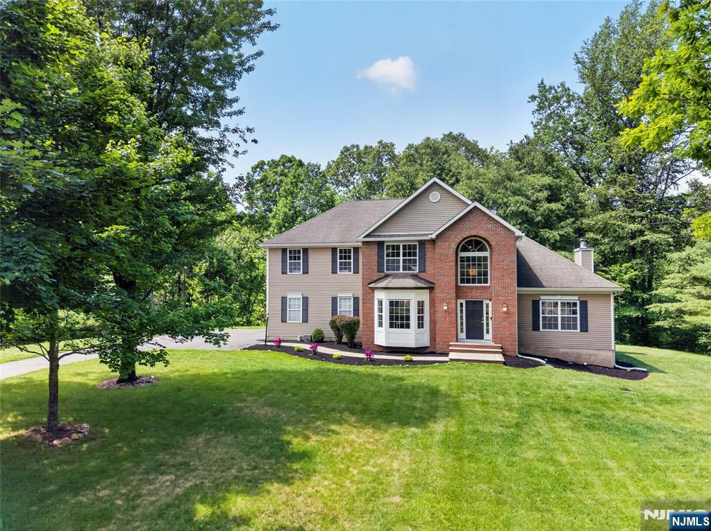 11 Whispering Woods Lane - Photo 2
