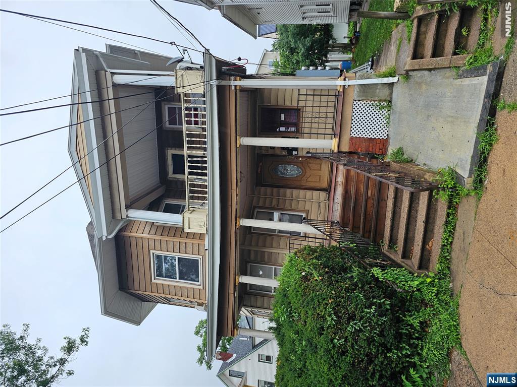 673 25th Street - Photo 2