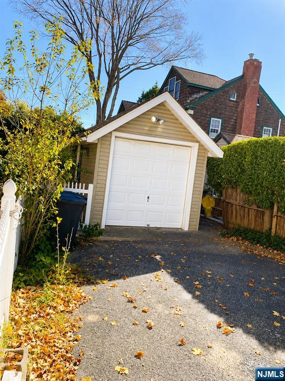 949 Garrison Ave, Teaneck, NJ 07666