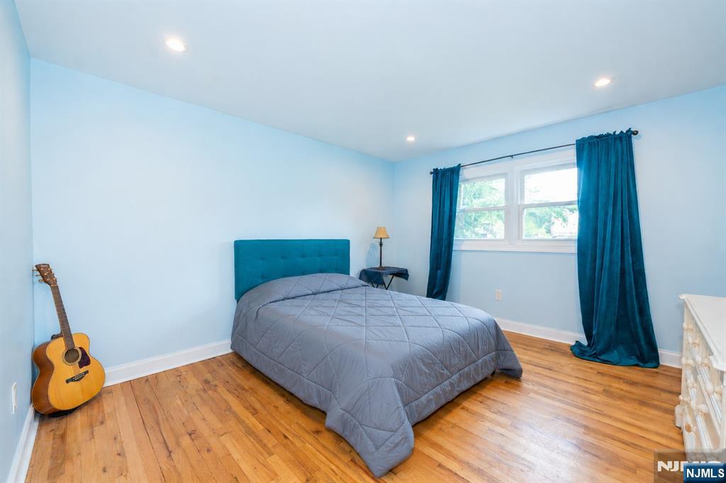 375 Queens Court — photo 24