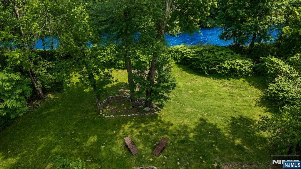375 Queens Court — photo 48