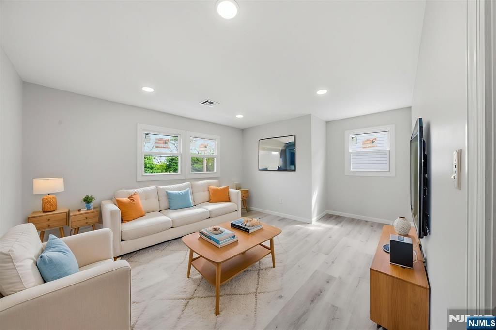 551 Schuyler Avenue 2 - Photo 3