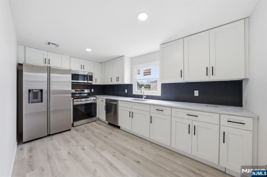 551 Schuyler Avenue 2 - Photo 4