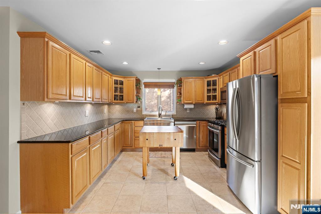 228 Lafayette Avenue — photo 12