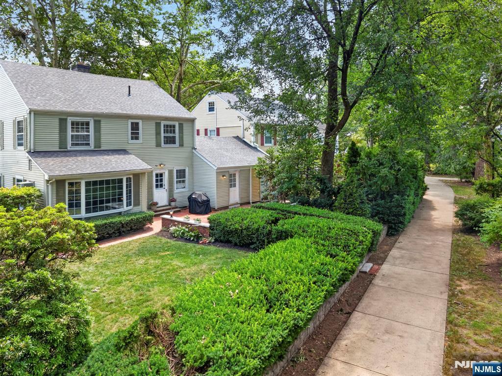 Homes for sale in Fair Lawn, NJ | 11 Burlington Pl, Fair Lawn, NJ 07410 | MLS# 26024478
