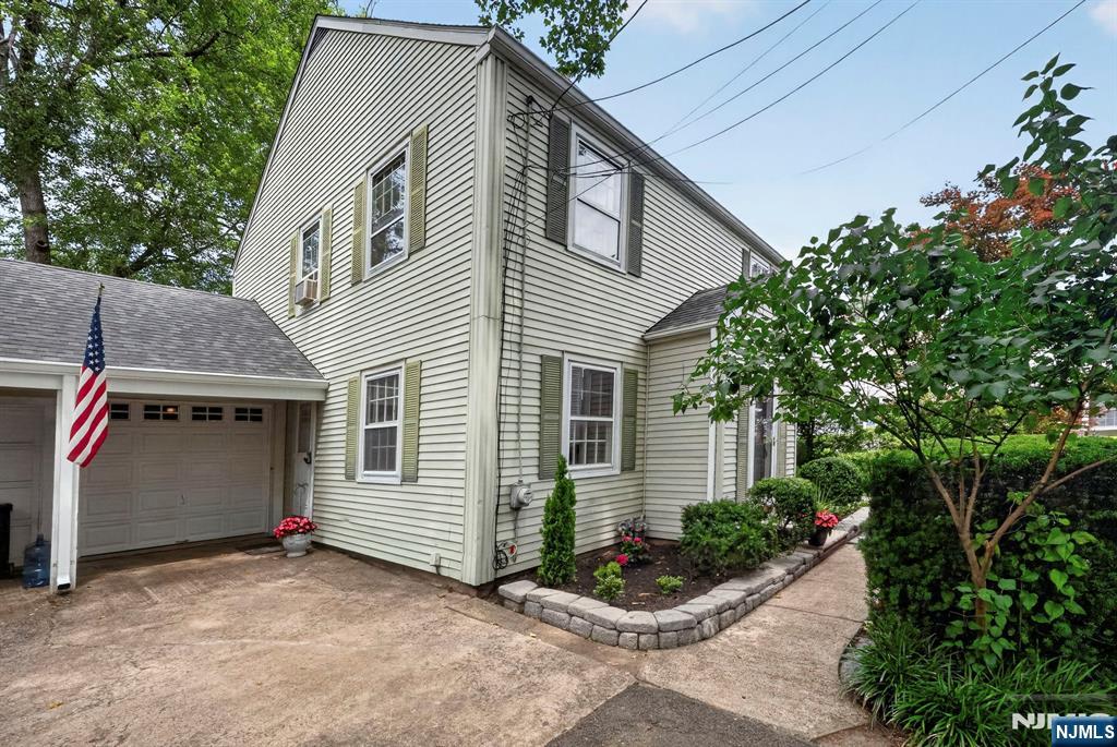 Homes for sale in Fair Lawn, NJ | 11 Burlington Pl, Fair Lawn, NJ 07410 | MLS# 26024478
