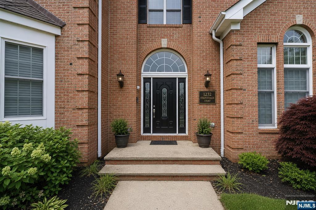 1232 Steeplechase Court — photo 2