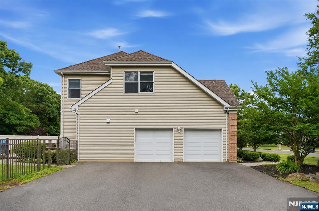 1232 Steeplechase Court — photo 41