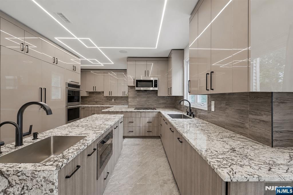 1232 Steeplechase Court