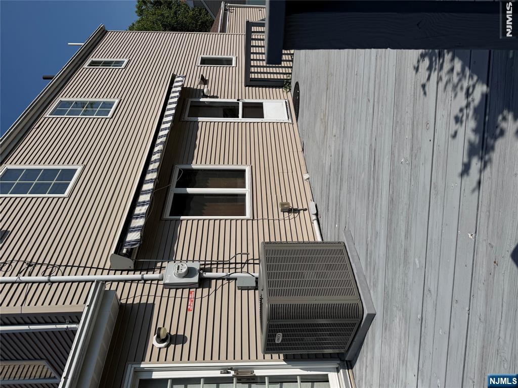 444 Elm Avenue - Photo 5