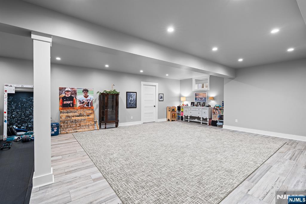 255 Boulevard