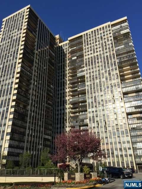 300 Winston Dr #302, Cliffside Park, NJ 07010