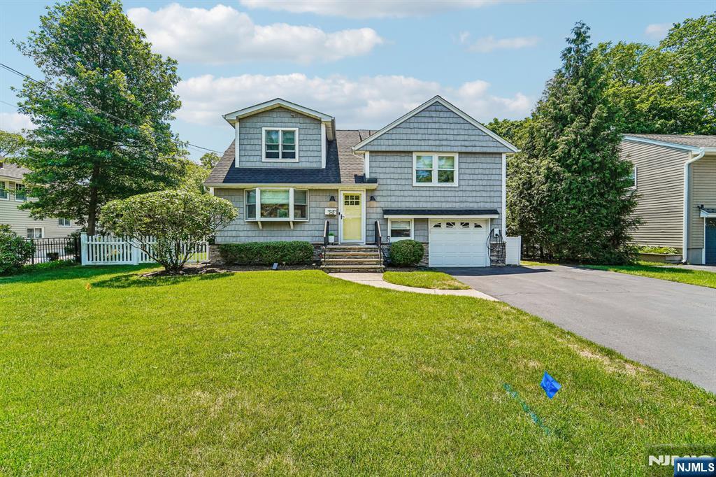 252 Canterbury Place - Photo 1