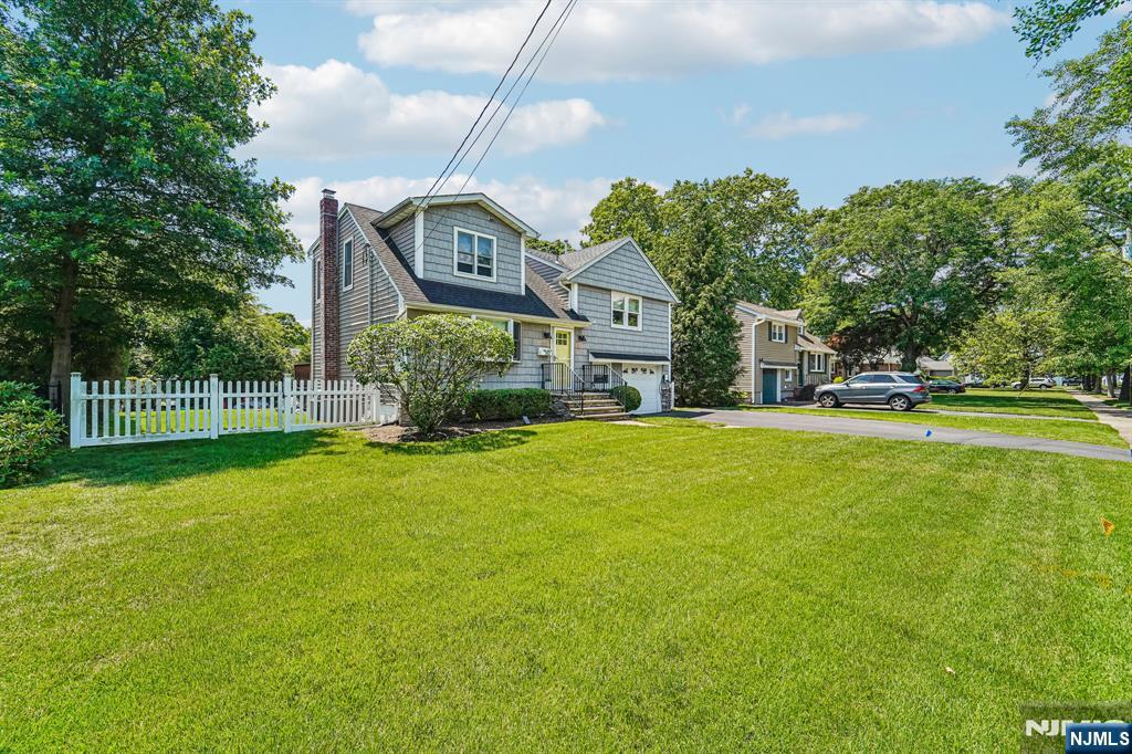 252 Canterbury Place - Photo 2