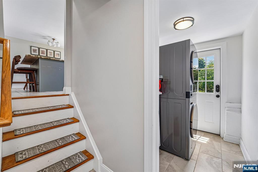 252 Canterbury Place — photo 14