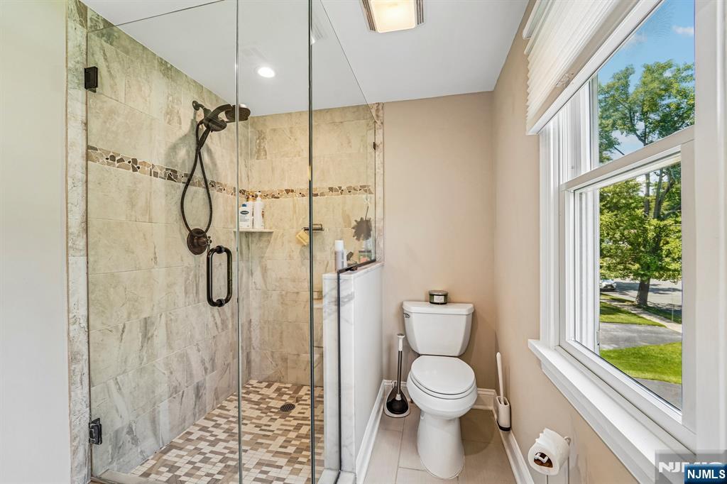 252 Canterbury Place — photo 16