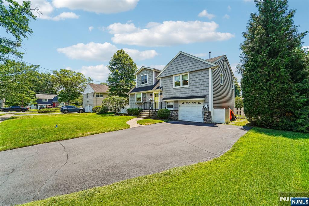 252 Canterbury Place - Photo 3