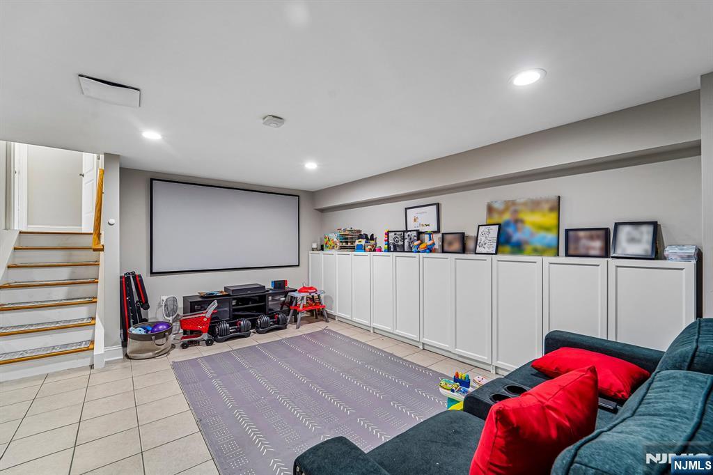 252 Canterbury Place