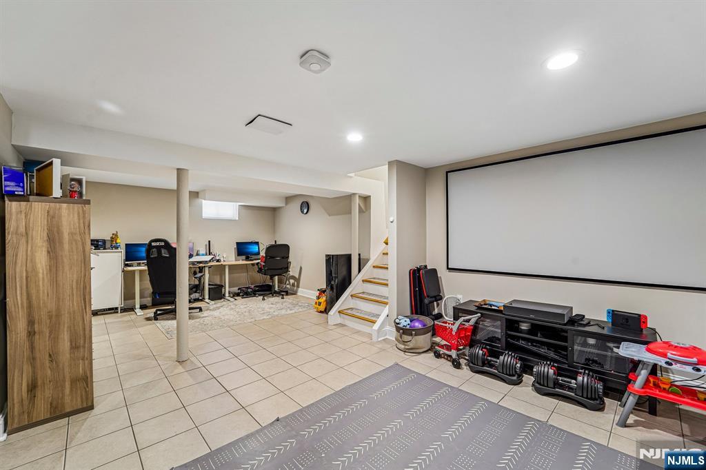252 Canterbury Place — photo 34
