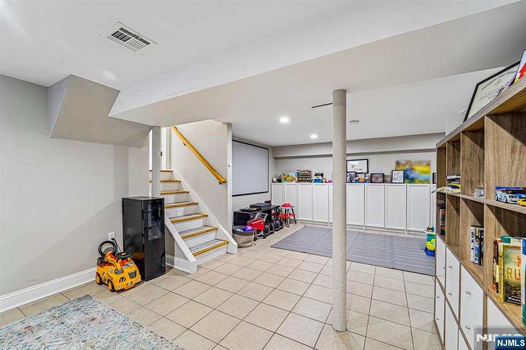 252 Canterbury Place — photo 37