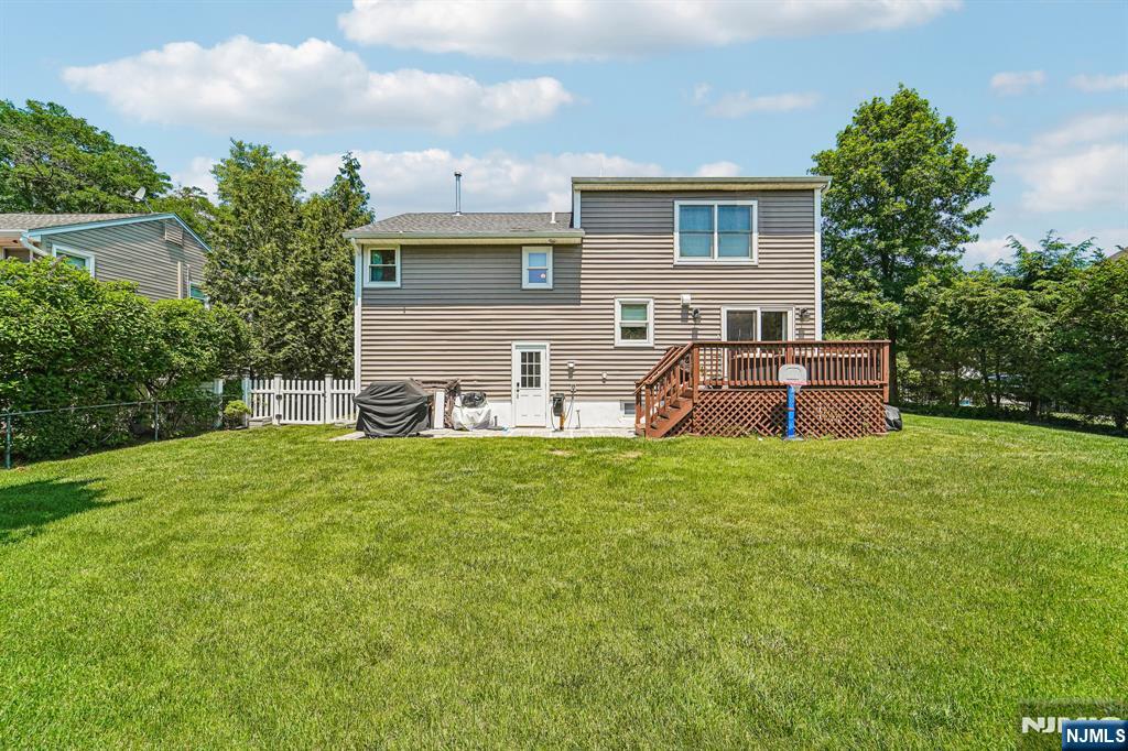 252 Canterbury Place — photo 41