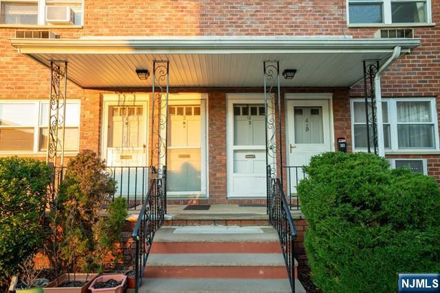 300 Homestead Avenue 2B - Photo 2
