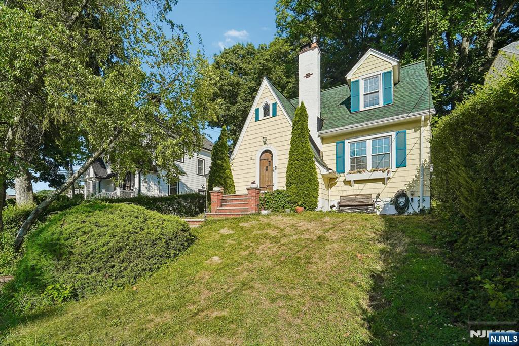 75 Rollinson Street - Photo 2