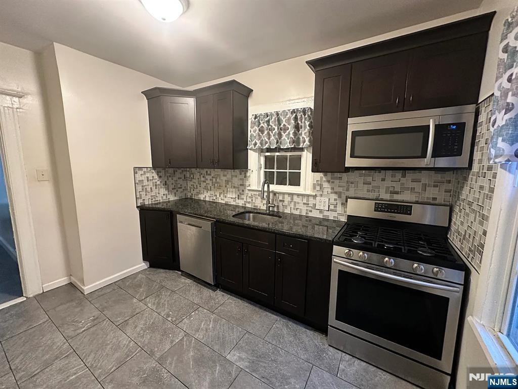 187 Franklin Avenue - Photo 5