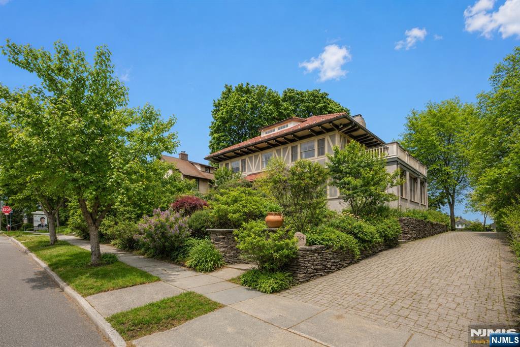 384 Anderson Street - Photo 1