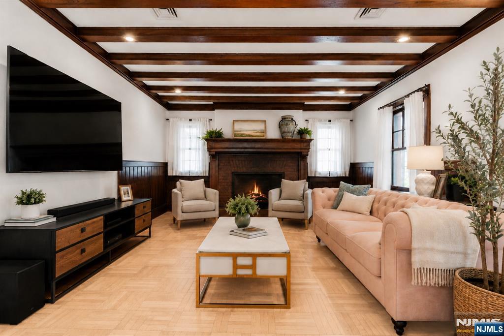 384 Anderson St, Hackensack, NJ 07601