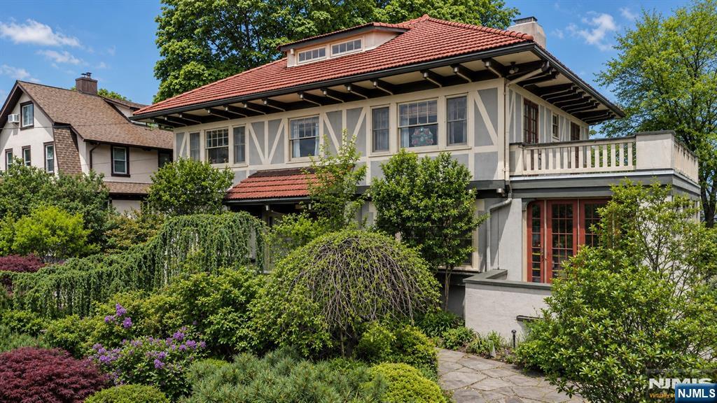 384 Anderson Street — photo 40