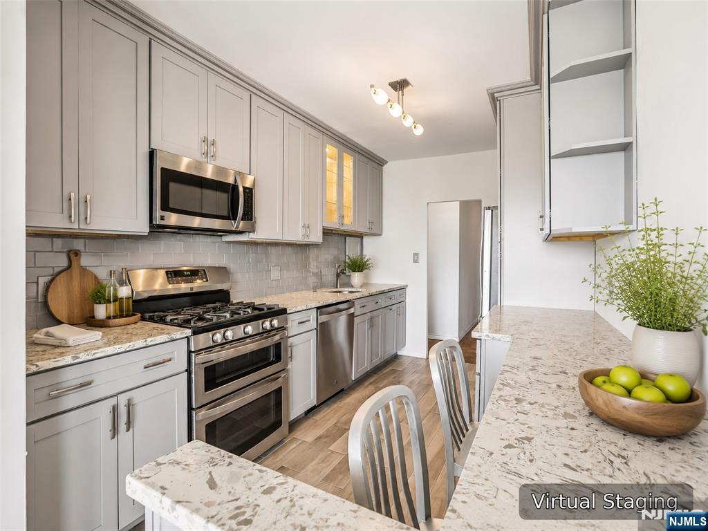 Homes for sale in Fort Lee, NJ | 5 Horizon, Fort Lee, NJ 07024