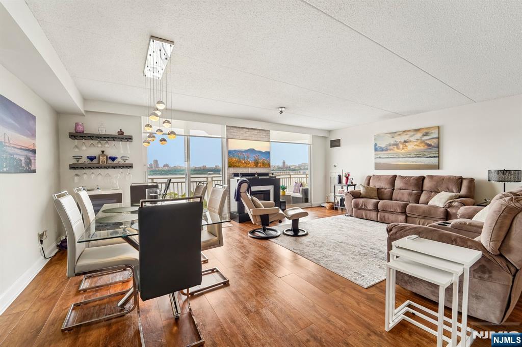 1077 River Road 903 - Photo 5