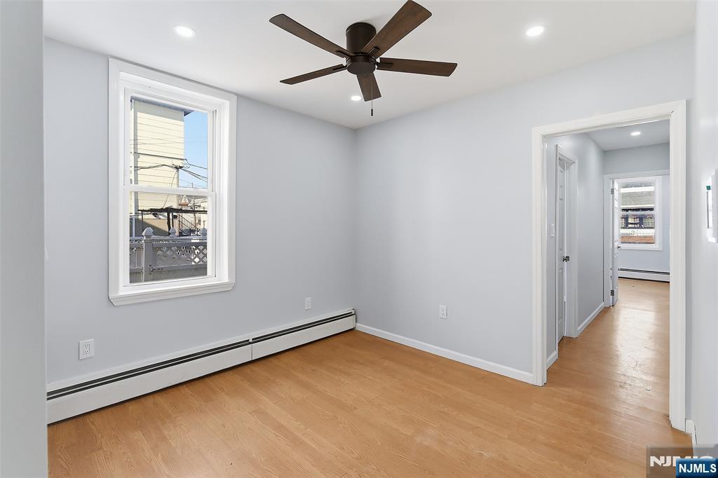 280 Wilson Avenue 2L - Photo 3