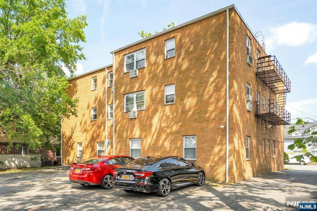 377 Park Street C - Photo 2