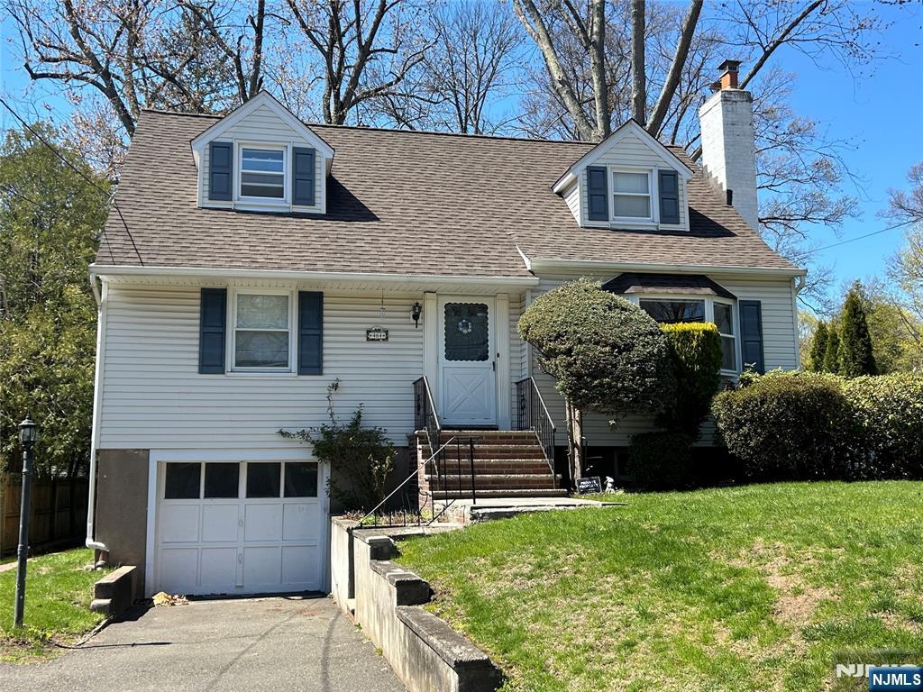 464 Hillcrest Road - Photo 1
