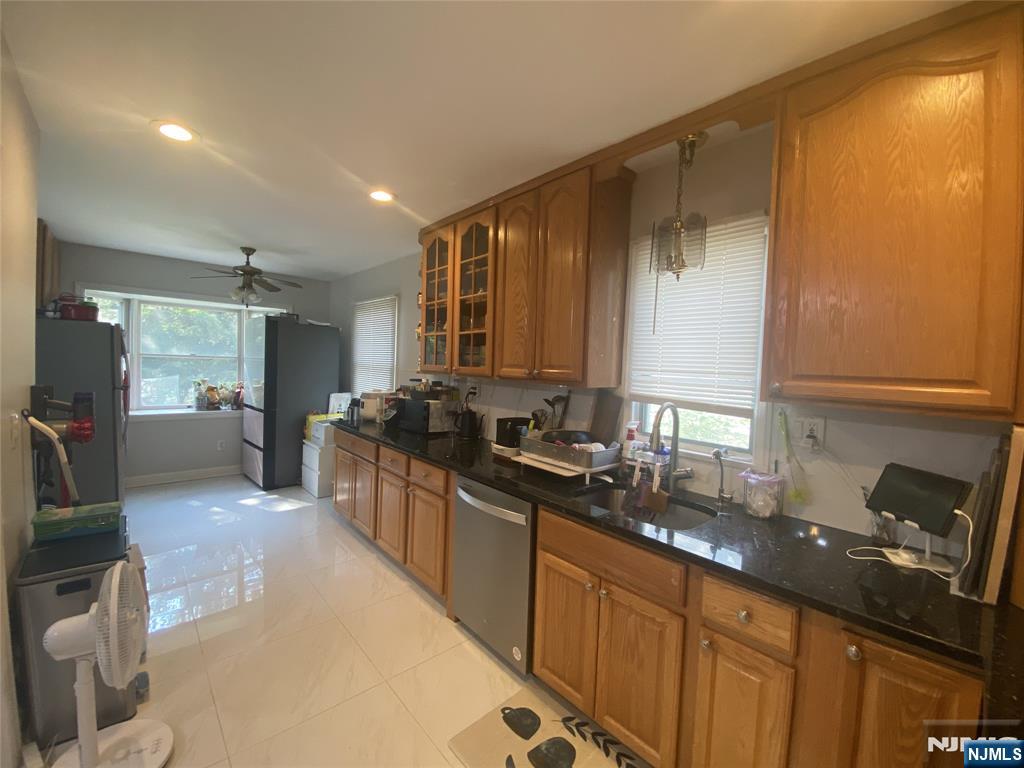 464 Hillcrest Road - Photo 4