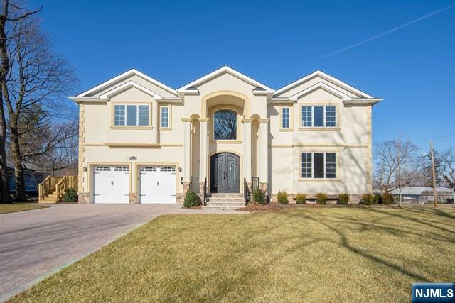 223 Hillcrest Drive - Photo 2