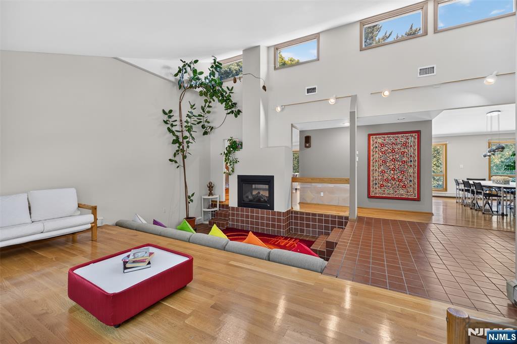 18-05 Saddle River Road - Photo 2